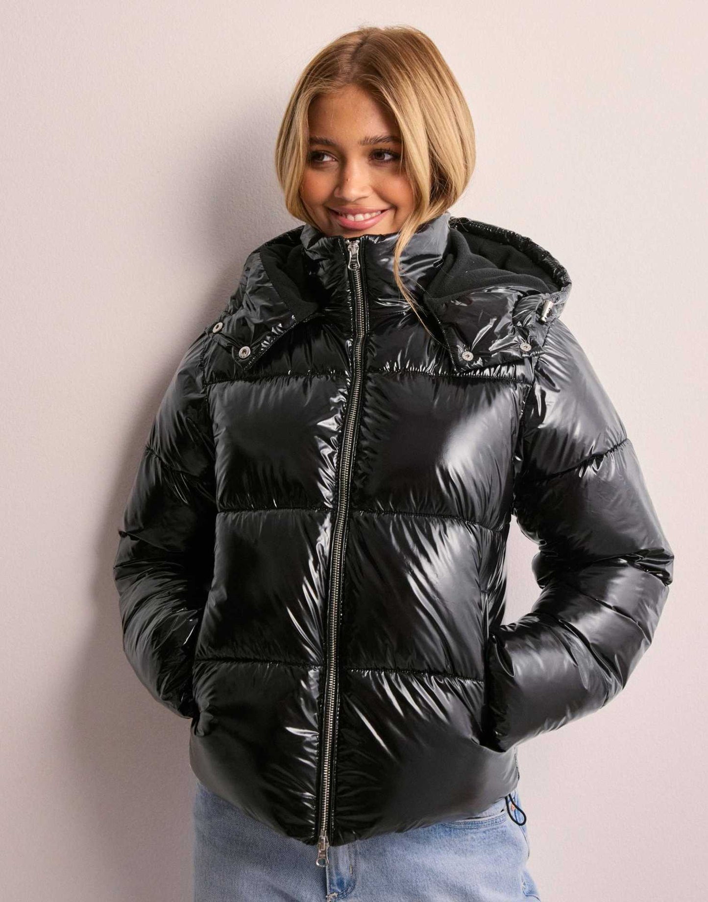 Veste en coton à capuche pour femmes avec col montant élégant